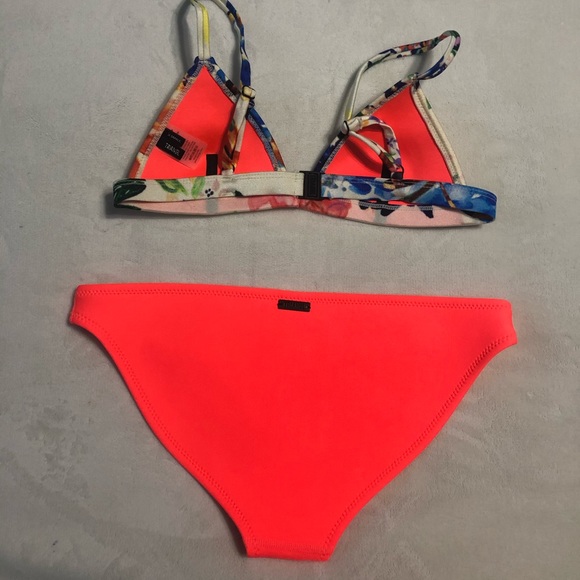 TRIANGL “Missy” bikini top and bottoms - Picture 2 of 5